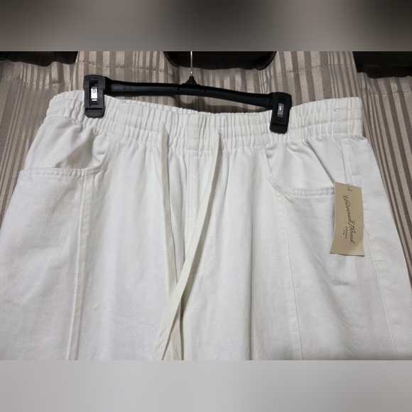 Universal Thread White Wide-Leg Drawstring Pants - Picture 3 of 7